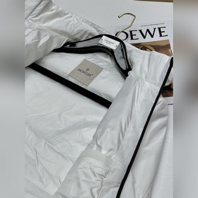 Moncler Монклор Стильная куртка с капюшоном Привлекательная и ярк