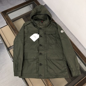 Moncler： популярная куртка-плащ в стиле городской моды. Ткань спе
