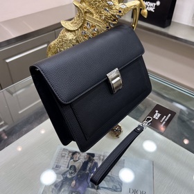 Новейшая сумка Montblanc lnternational (Montblanc) имеет не тольк