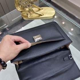Новейшая сумка Montblanc lnternational (Montblanc) имеет не тольк