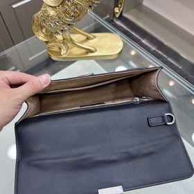 Новейшая сумка Montblanc lnternational (Montblanc) имеет не тольк