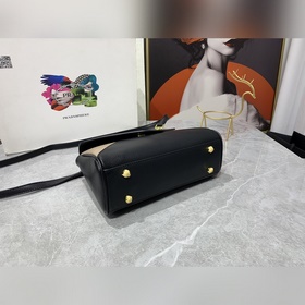 Новая модель сумки Prada с капюшоном, номер модели： 2125 # Кожа с