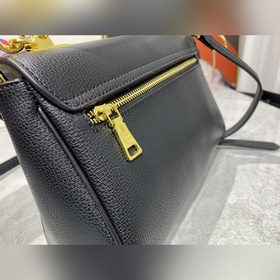 Новая модель сумки Prada с капюшоном, номер модели： 2125 # Кожа с