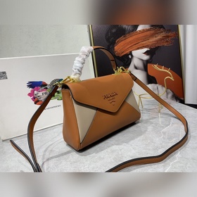 Новая модель сумки Prada с капюшоном, номер модели： 2125 # Кожа с
