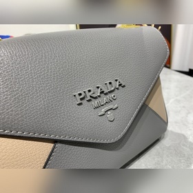 Новая модель сумки Prada с капюшоном, номер модели： 2125 # Кожа с