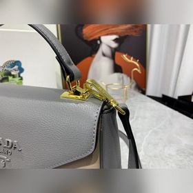 Новая модель сумки Prada с капюшоном, номер модели： 2125 # Кожа с