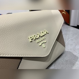 Новая модель сумки Prada с капюшоном, номер модели： 2125 # Кожа с