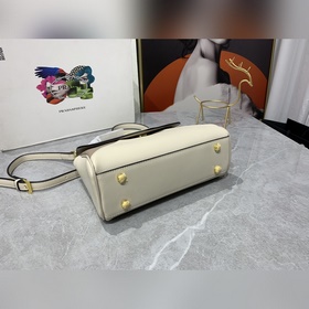 Новая модель сумки Prada с капюшоном, номер модели： 2125 # Кожа с