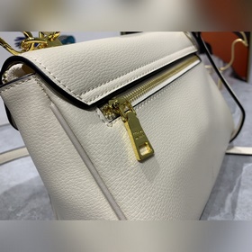 Новая модель сумки Prada с капюшоном, номер модели： 2125 # Кожа с