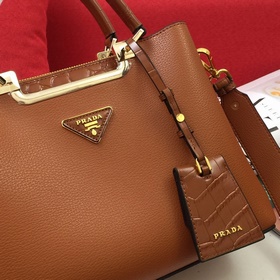PRADA Сумка Модель： 66152 Изготовлена из импортной телячьей кожи 