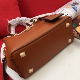 PRADA Сумка Модель： 66152 Изготовлена из импортной телячьей кожи 