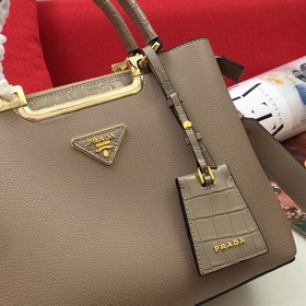 PRADA Сумка Модель： 66152 Изготовлена из импортной телячьей кожи 
