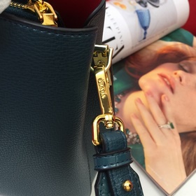 PRADA Сумка Модель： 66152 Изготовлена из импортной телячьей кожи 