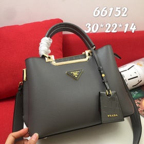 PRADA Сумка Модель： 66152 Изготовлена из импортной телячьей кожи 
