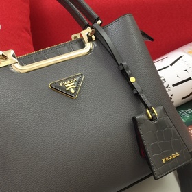 PRADA Сумка Модель： 66152 Изготовлена из импортной телячьей кожи 