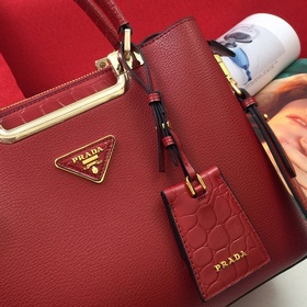 PRADA Сумка Модель： 66152 Изготовлена из импортной телячьей кожи 