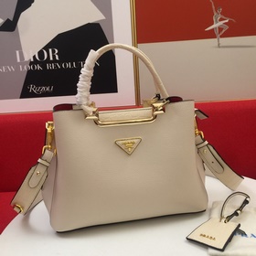PRADA Сумка Модель： 66152 Изготовлена из импортной телячьей кожи 