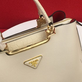PRADA Сумка Модель： 66152 Изготовлена из импортной телячьей кожи 
