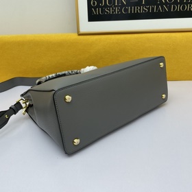 PRADA сумка Модель： 5008 Изготовлена из импортной телячьей кожи