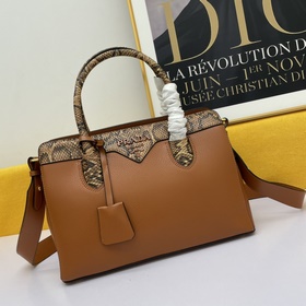 PRADA сумка Модель： 5008 Изготовлена из импортной телячьей кожи