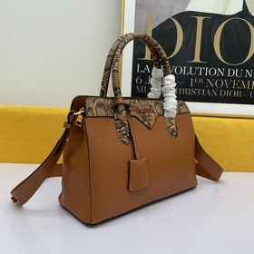 PRADA сумка Модель： 5008 Изготовлена из импортной телячьей кожи