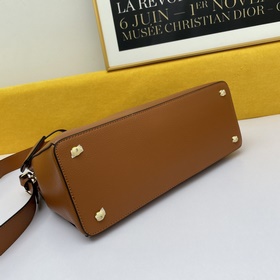 PRADA сумка Модель： 5008 Изготовлена из импортной телячьей кожи