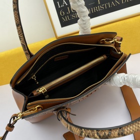 PRADA сумка Модель： 5008 Изготовлена из импортной телячьей кожи