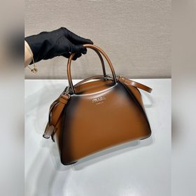 PRADA Сумка-бокс градиентным цветом Модель 1BA366 Новая модель с 