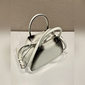 PRADA Сумка-бокс градиентным цветом Модель 1BA366 Новая модель с 