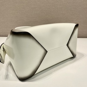 PRADA Сумка-бокс градиентным цветом Модель 1BA366 Новая модель с 