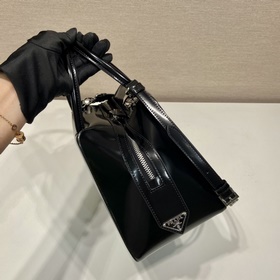 PRADA Сумка-бокс градиентным окрасом Модель 1BA366 Новая модель с