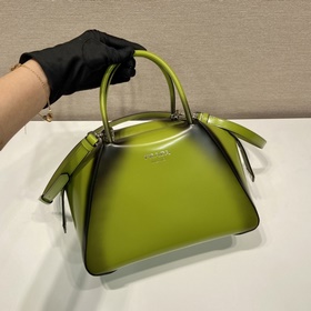 PRADA Сумка-бокс градиентным цветом Модель 1BA366 Новая модель с 