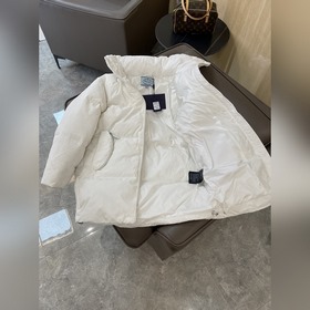 PRADA Новая пуховая куртка с треугольным логотипом, 90% белый гус