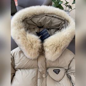 PRADA Пальто с меховым воротником из лисицы, 90% белый гусиный пу