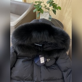 PRADA Пальто с меховым воротником из лисицы, 90% белый гусиный пу