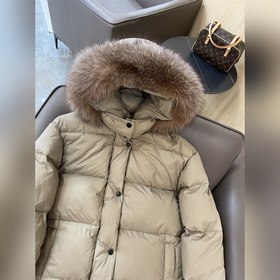 PRADA Длинная пуховая куртка новой модели с треугольным логотипом