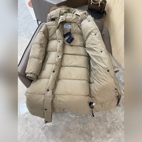 PRADA Длинная пуховая куртка новой модели с треугольным логотипом