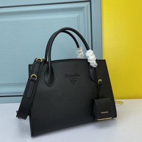 PRADA.#66158 изготовлен из импортной кожи крупного рогатого скота