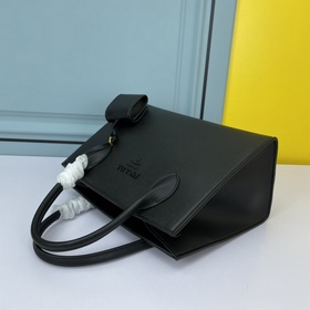 PRADA.#66158 изготовлен из импортной кожи крупного рогатого скота