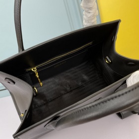 PRADA.#66158 изготовлен из импортной кожи крупного рогатого скота