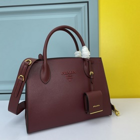 PRADA.#66158 изготовлен из импортной кожи крупного рогатого скота