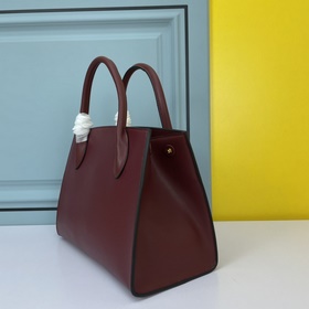 PRADA.#66158 изготовлен из импортной кожи крупного рогатого скота