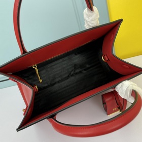 PRADA.#66158 изготовлен из импортной кожи крупного рогатого скота