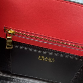 PRADA.#66158 изготовлен из импортной кожи крупного рогатого скота