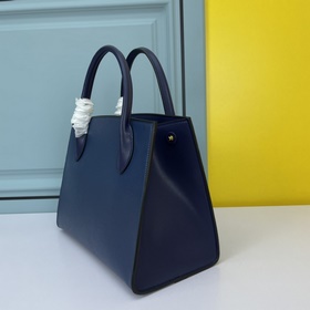 PRADA.#66158 изготовлен из импортной кожи крупного рогатого скота