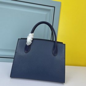 PRADA.#66158 изготовлен из импортной кожи крупного рогатого скота