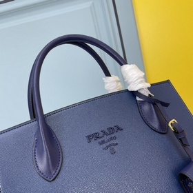 PRADA.#66158 изготовлен из импортной кожи крупного рогатого скота