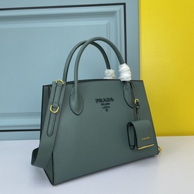 PRADA.#66158 изготовлен из импортной кожи крупного рогатого скота