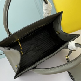 PRADA.#66158 изготовлен из импортной кожи крупного рогатого скота