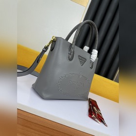 Это самый красивый, яркий и модный вариант. В этом сезоне, когда 